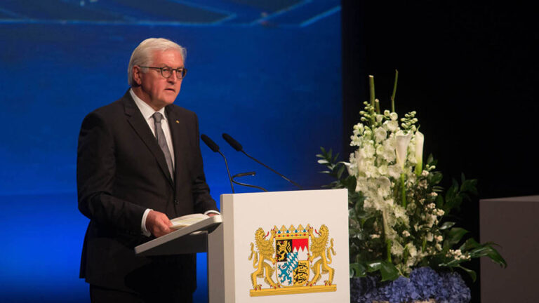 Die Erinnerung an vergangene Geschehnisse muss auch die Gegenwart prägen, sagte Bundespräsident Steinmeier